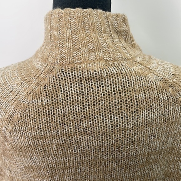 UEC Guess tan poncho sweater with faux leather toggles XS/S acrylic - Picture 9 of 12